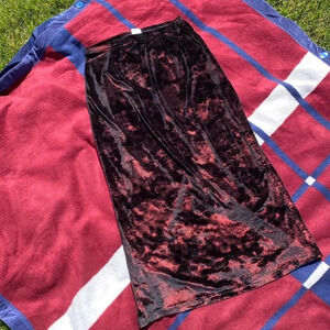 Vintage We Too Sportswear red black velour skirt w/ split at the back
Women’s L